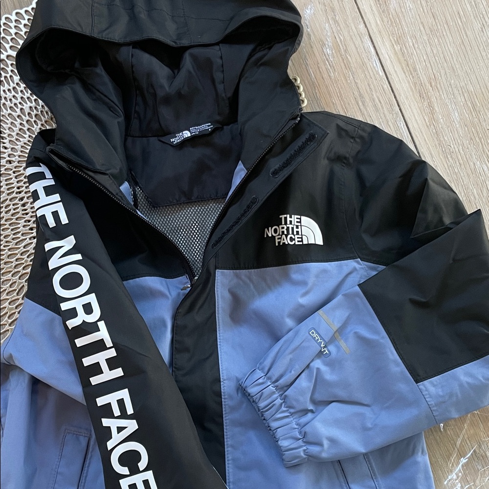 The North Face Kids Black and Blue/Gray Raincoat